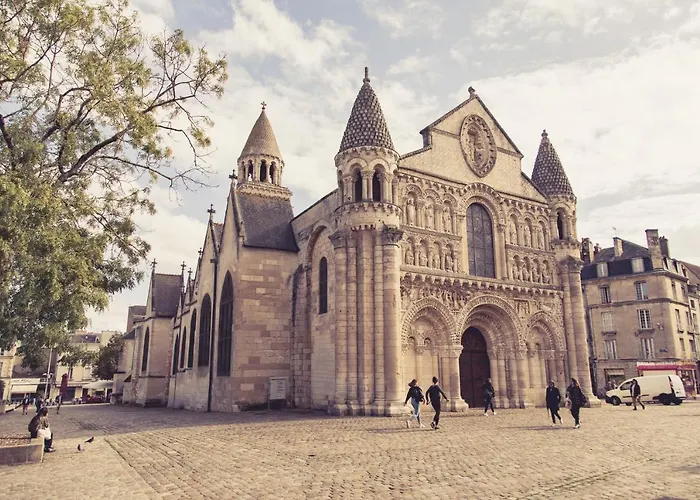 La Maison De La Liberte Jean-francois De La Perouse Poitiers