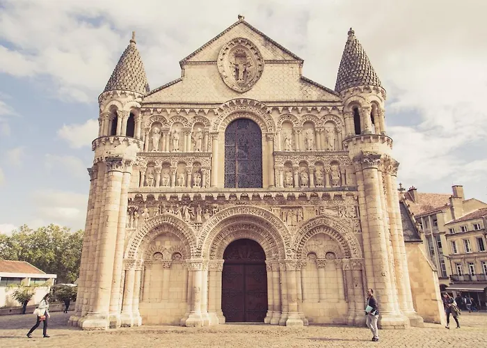 La Maison De La Liberte Jean-francois De La Perouse Apartment Poitiers
