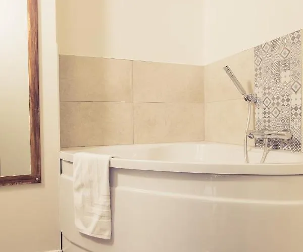 Apartment La Maison De La Liberte Jean-francois De La Perouse Poitiers